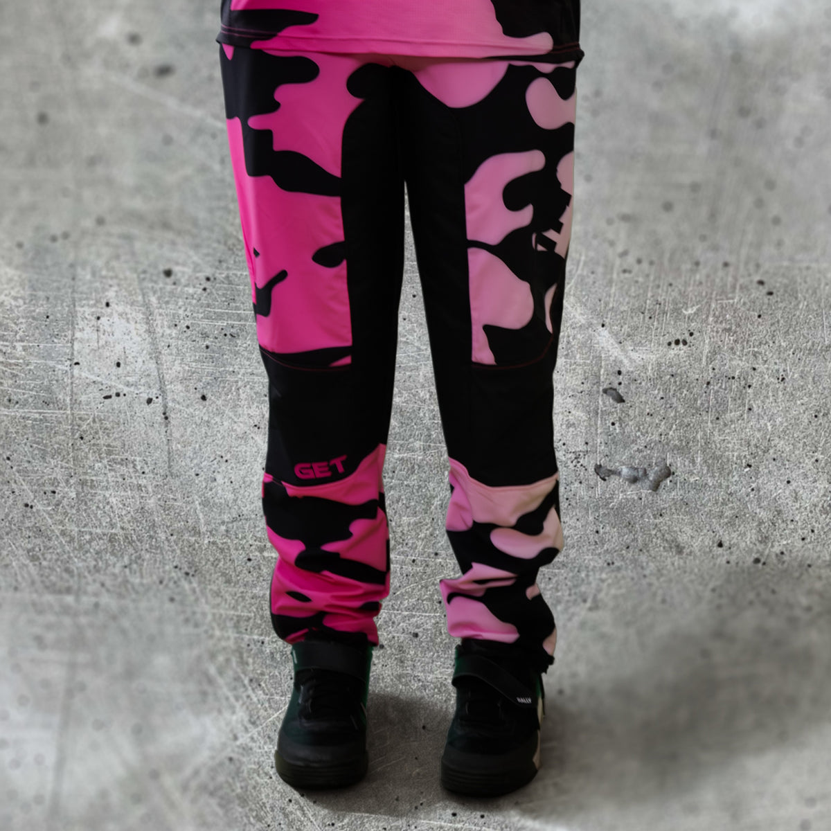 ONIT Black and pink camo MTB pants